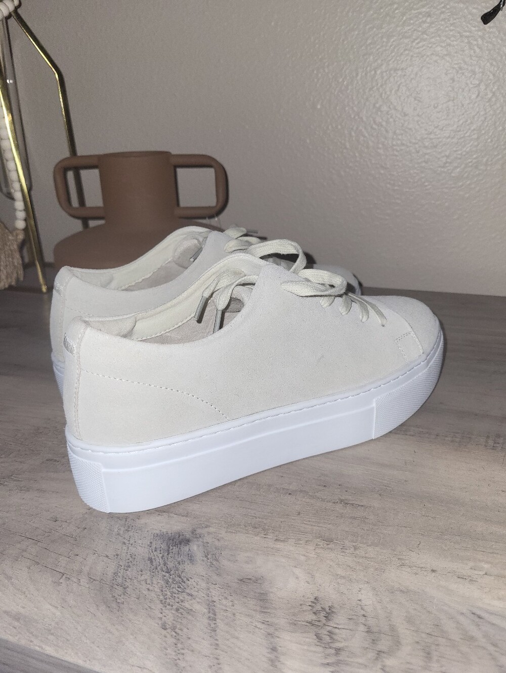 New Republic Malibu suede platform sneakers In bone colorway Womens Size 8